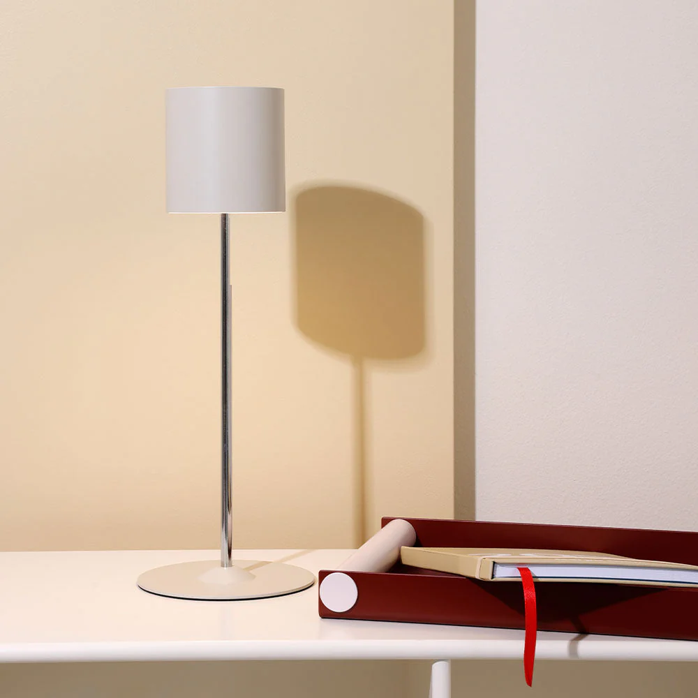 FLYT. Tragbare Tischlampe — Cream White - Image 4